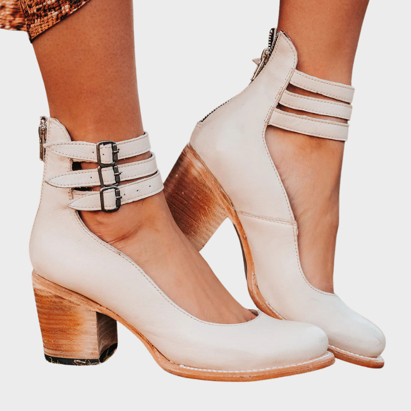 Cindy – Schuhe mit Absatz und Schnallenriemen
