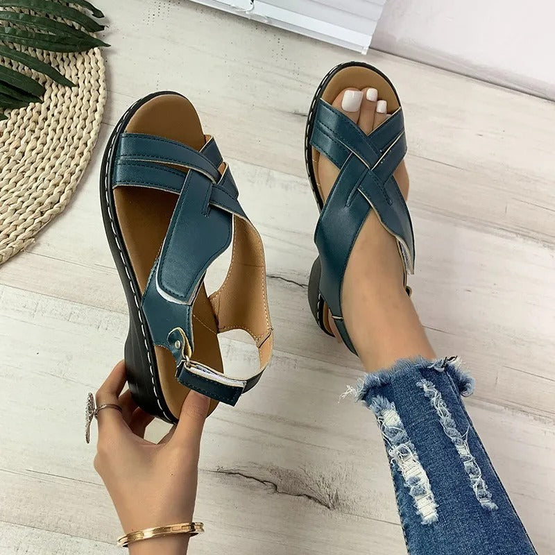 Damen Retro-Sandalen – Peeptoe, Klettverschluss & Klassisch Stilvoll