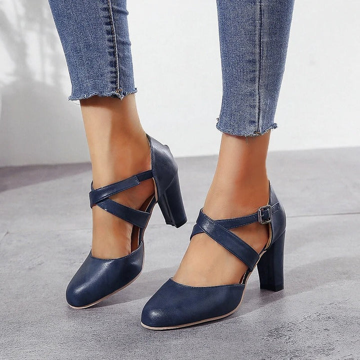 Damen High Heels – Geschlossene Zehenpartie, Knöchelriemen & Vintage-Charme
