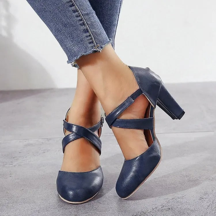Damen High Heels – Geschlossene Zehenpartie, Knöchelriemen & Vintage-Charme