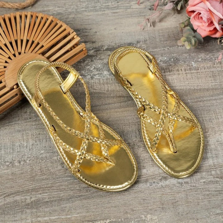 Damen Geflochtene Flachsandalen – Metallbeschichtung, Clip-Zehe & Stilvoll