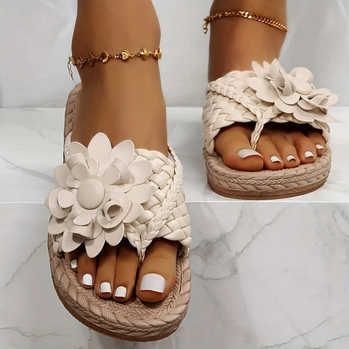 Damen Blumen-Flachsandalen – Geflochtene Riemen, Weiches Futter & Feminin