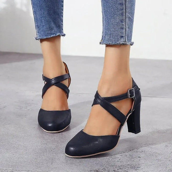 Damen High Heels – Geschlossene Zehenpartie, Knöchelriemen & Vintage-Charme