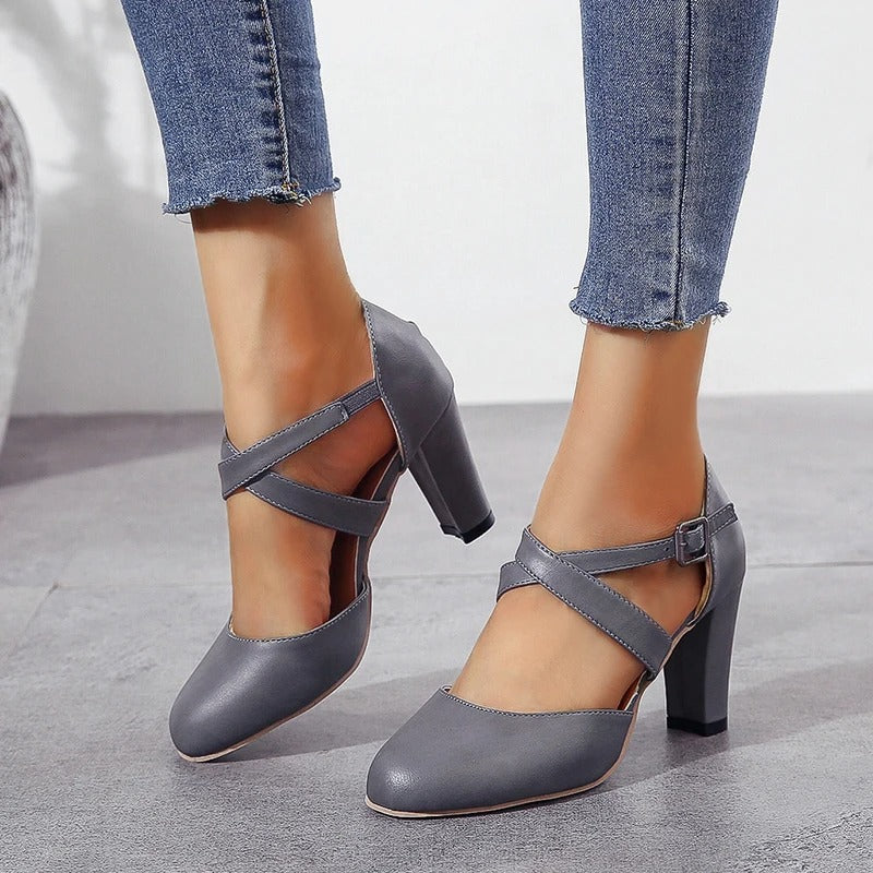 Damen High Heels – Geschlossene Zehenpartie, Knöchelriemen & Vintage-Charme