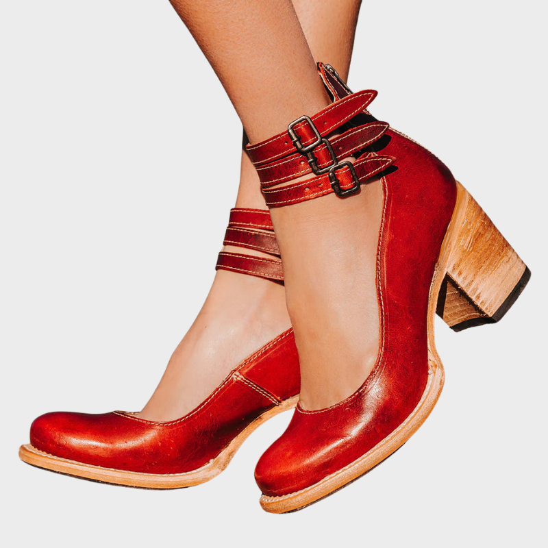Cindy – Schuhe mit Absatz und Schnallenriemen