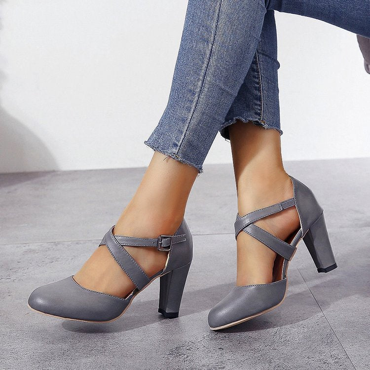 Damen High Heels – Geschlossene Zehenpartie, Knöchelriemen & Vintage-Charme