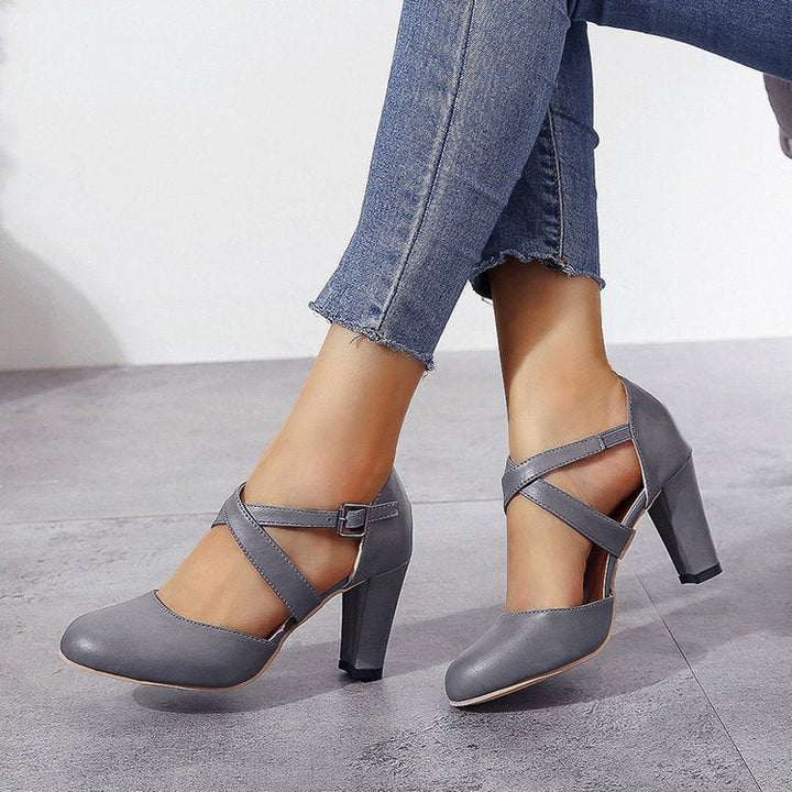 Damen High Heels – Geschlossene Zehenpartie, Knöchelriemen & Vintage-Charme