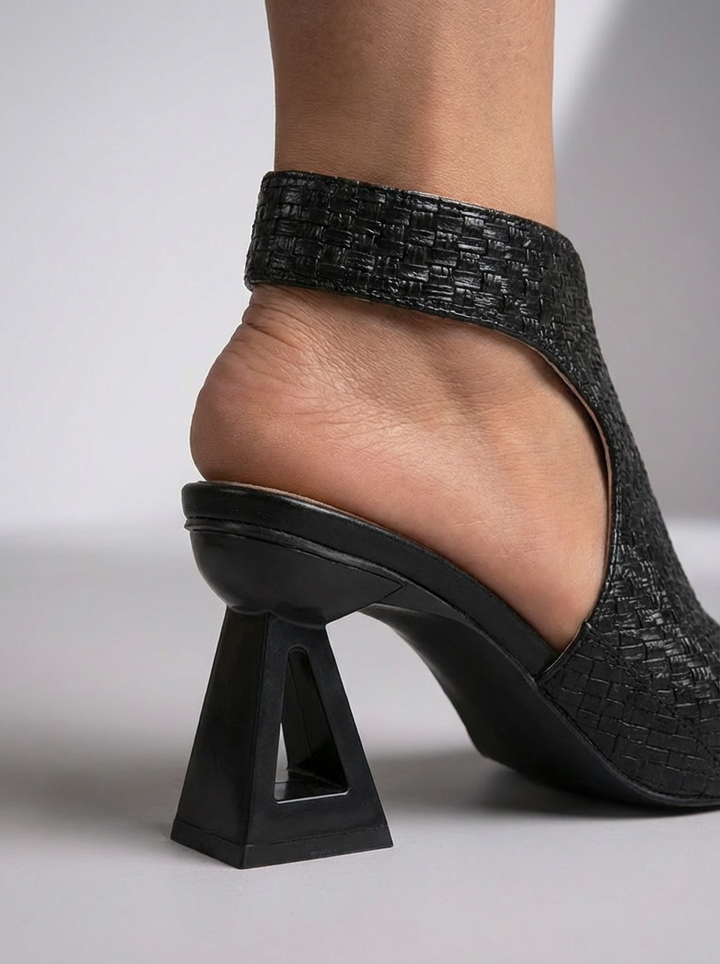Damen High Heel Sandalen | Strappy Design – Blockabsatz, Elegante Riemen & Moderner Abendstil