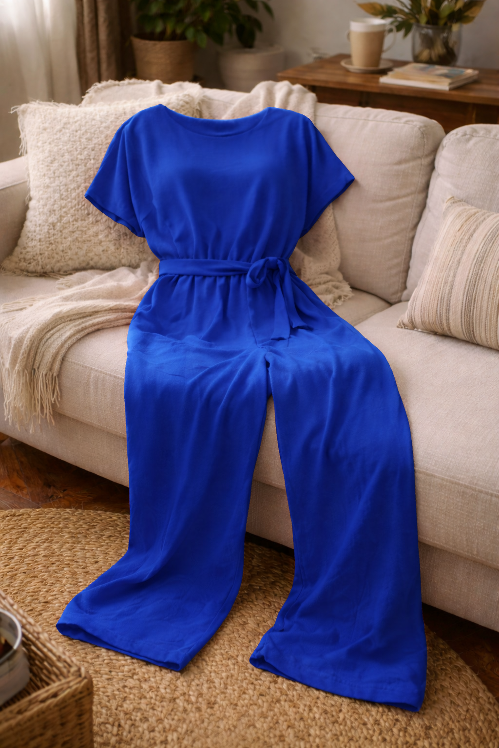 Damen Jumpsuit – Weite Beine, Bindegürtel & Leicht Tailliert