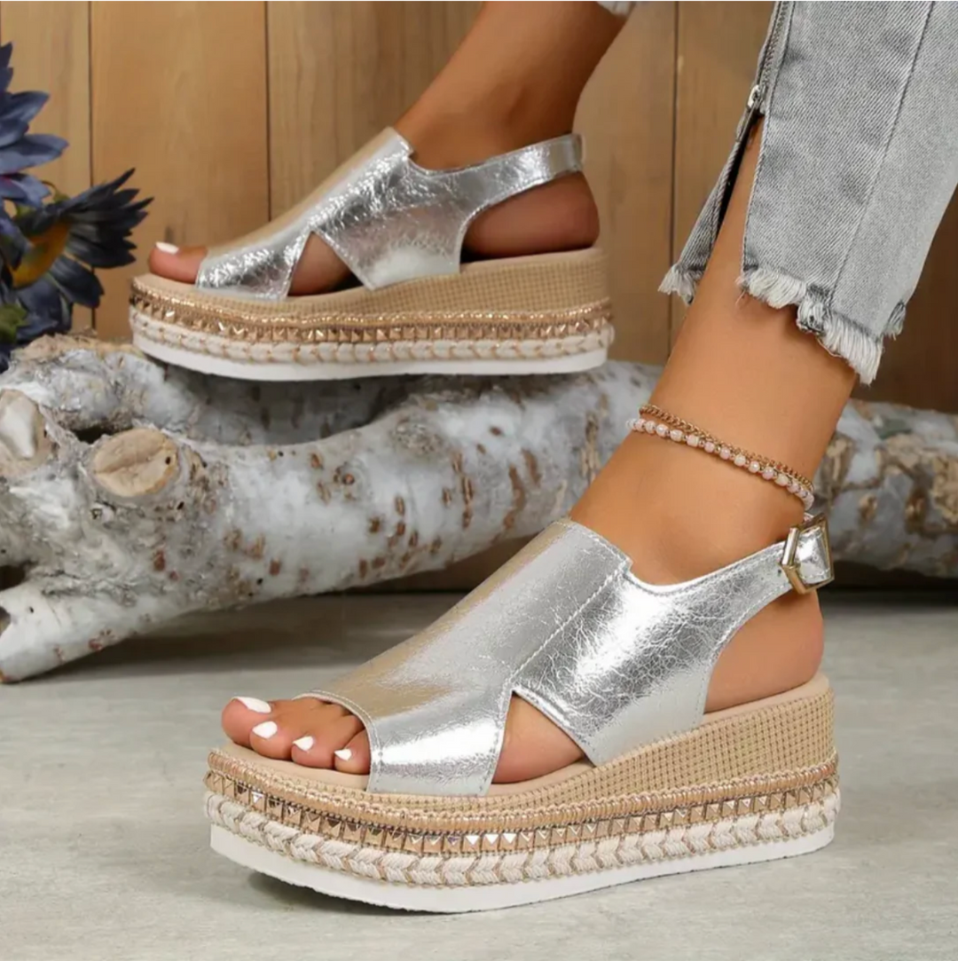 Damen Plateau Sandalen | Metallic Croco Design – Keilabsatz, Slingback Riemen & Moderner Sommer Chic