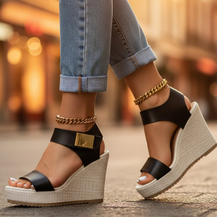 Damen Wedge Sandalen | Strappy Design, Plateausohle, Ankle-Chain Detail & Sommerlich Eleganter Look