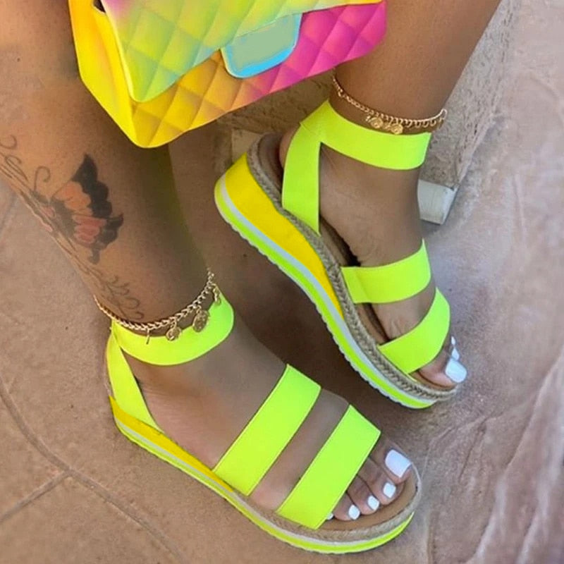 Damen Sommer High Heels – Kreuzriemen-Design, Mittelhoher Absatz & Stilvoll