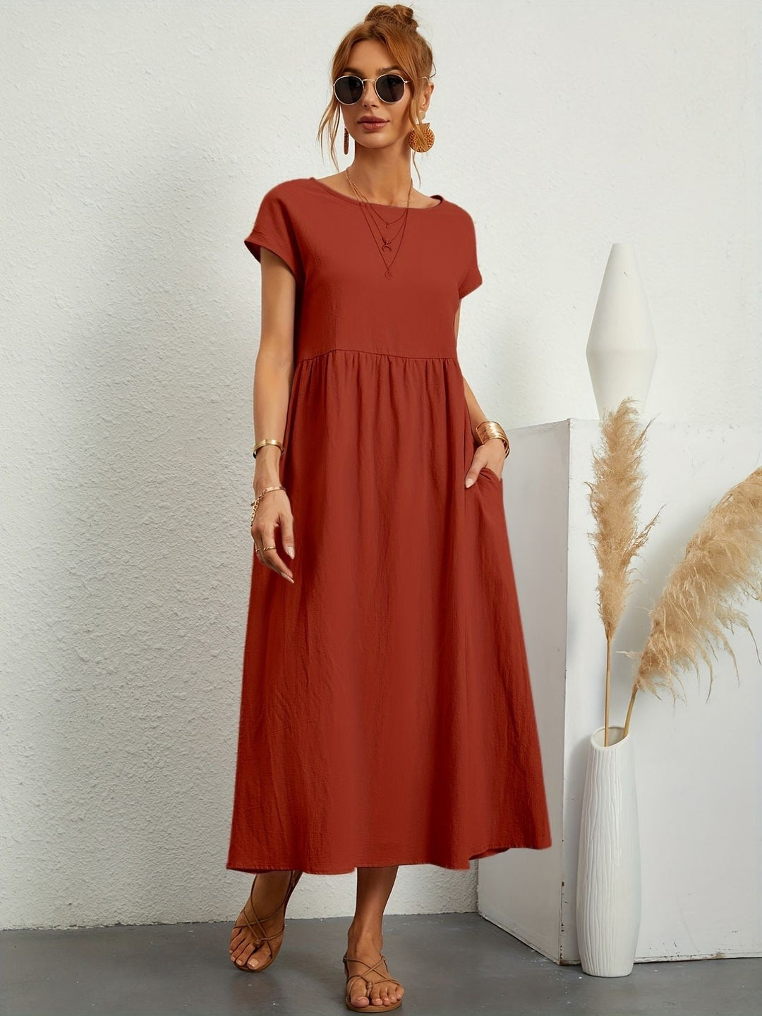 Camille | Damen Kleid mit Rundhalsausschnitt – Fliessend, Elegant & Zeitlos