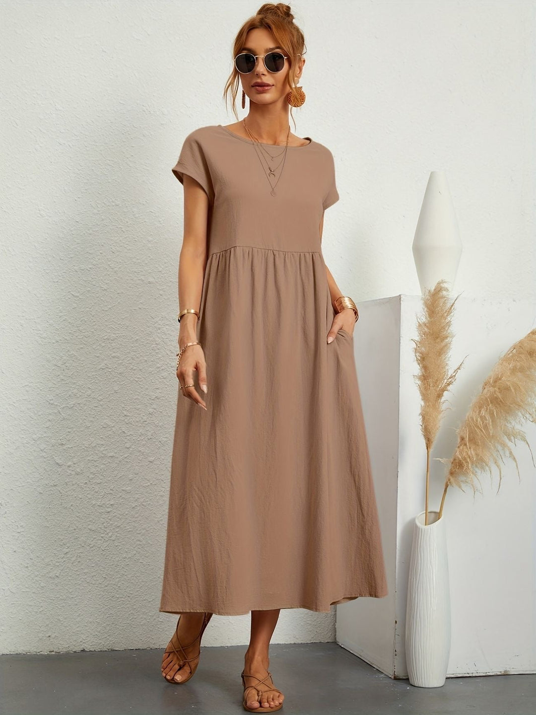 Camille | Damen Kleid mit Rundhalsausschnitt – Fliessend, Elegant & Zeitlos