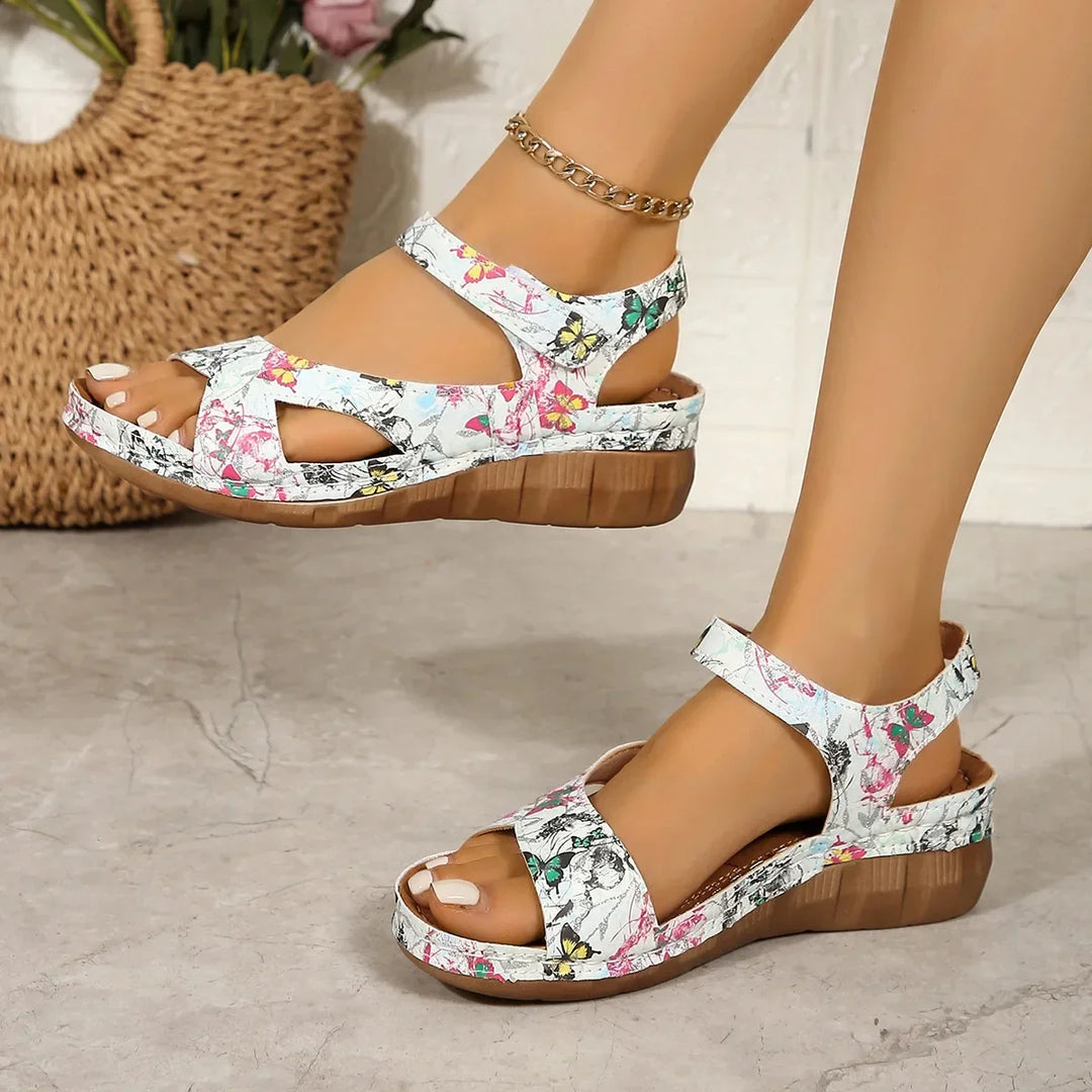 Pia | Damen Blumen-Keilsandalen – Dicke Sohle, Boho-Stil & Grosse Grössen