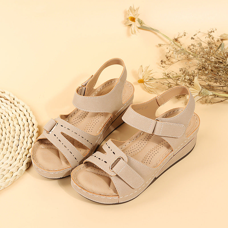 Damen Sandalen – Klettverschluss, Hohe Sohle & Ganztägig Bequem