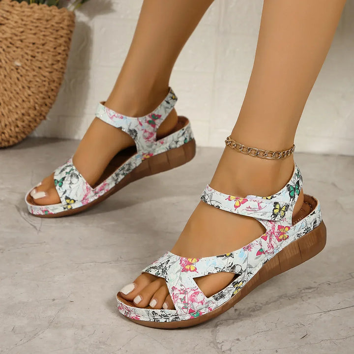 Pia | Damen Blumen-Keilsandalen – Dicke Sohle, Boho-Stil & Grosse Grössen