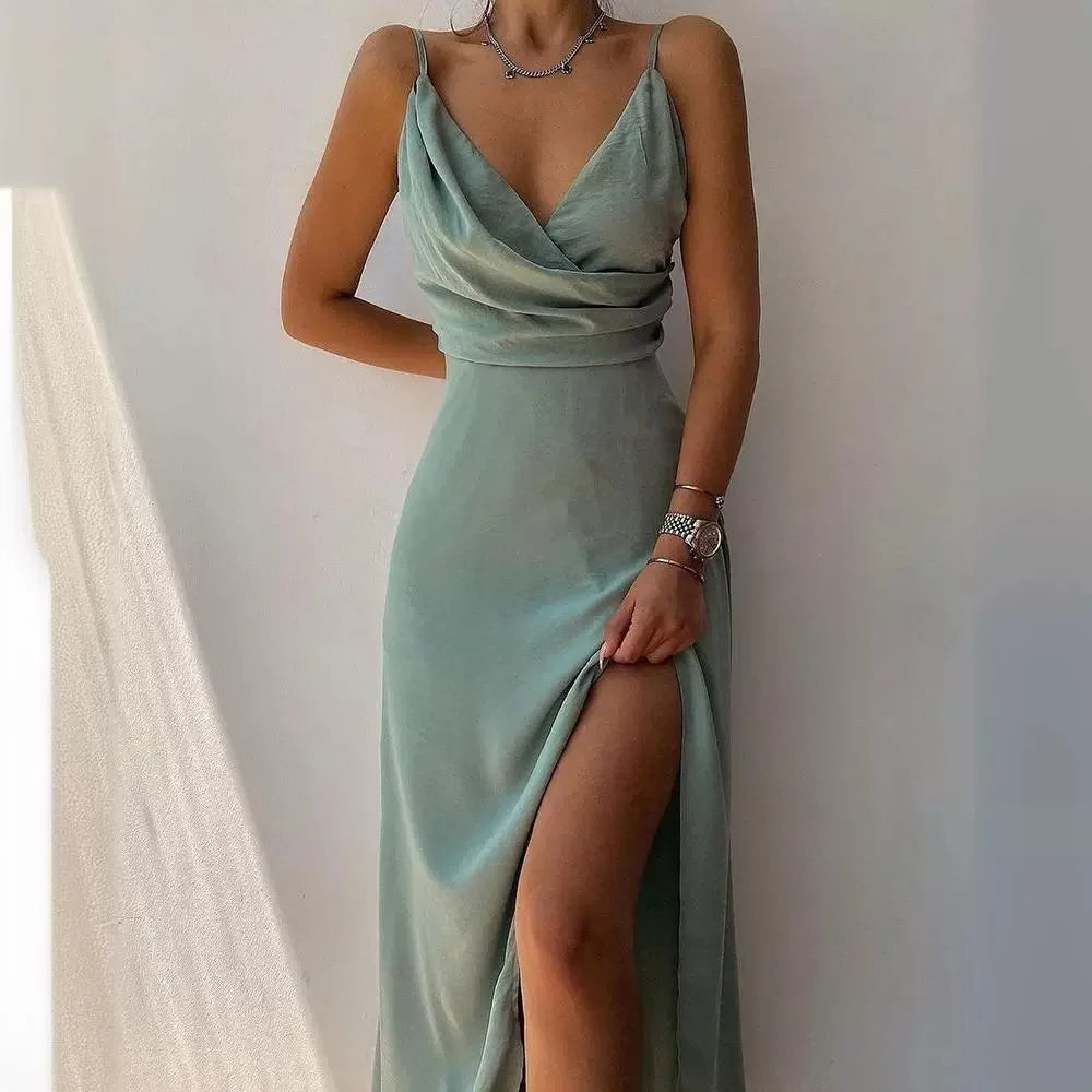 Damen Wickel-Maxikleid | V-Ausschnitt, High-Slit Design, Elegante Silhouette & Zeitloser Abendlook