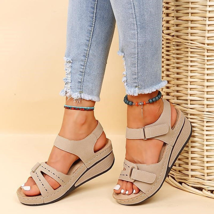 Damen Sandalen – Klettverschluss, Hohe Sohle & Ganztägig Bequem