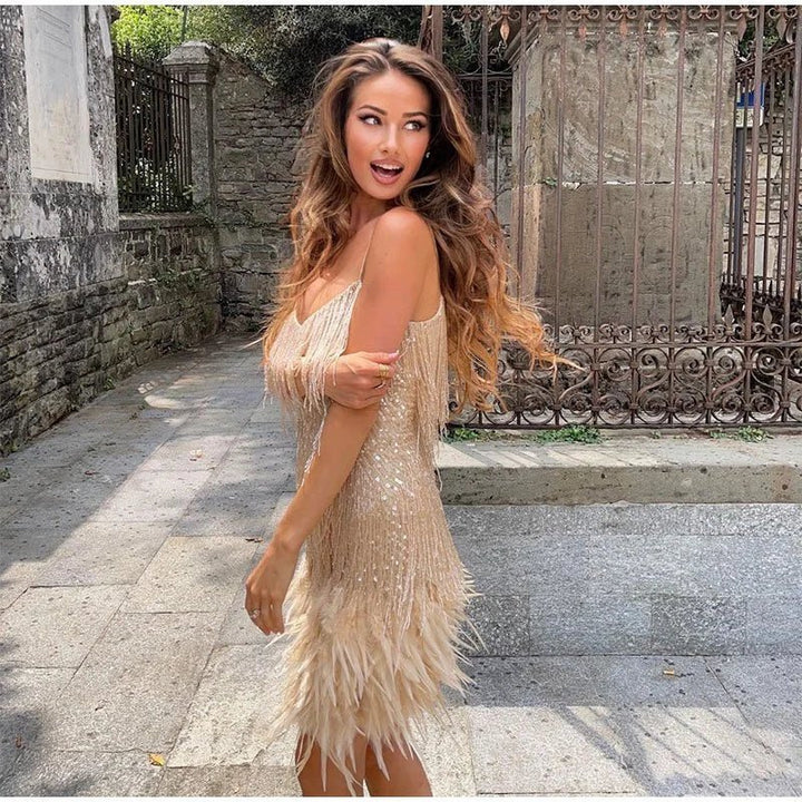 Damen Cocktailkleid – Pailletten, Federbesatz & Glamourös