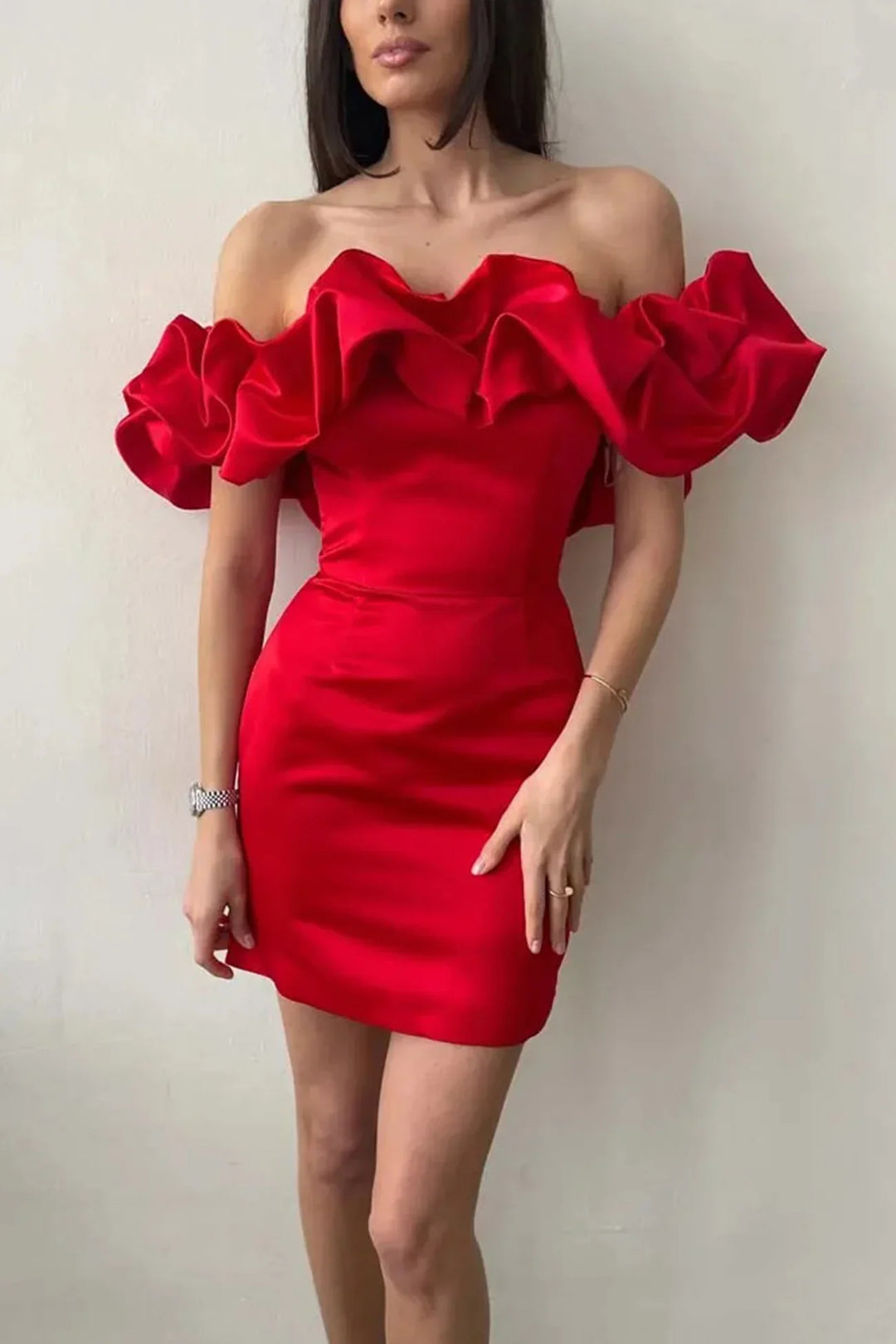 Damen Satin Mini-Kleid – Schulterfrei, Figurbetont & Glamourös
