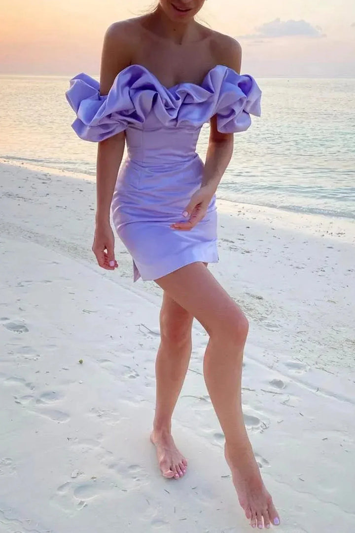 Damen Satin Mini-Kleid – Schulterfrei, Figurbetont & Glamourös