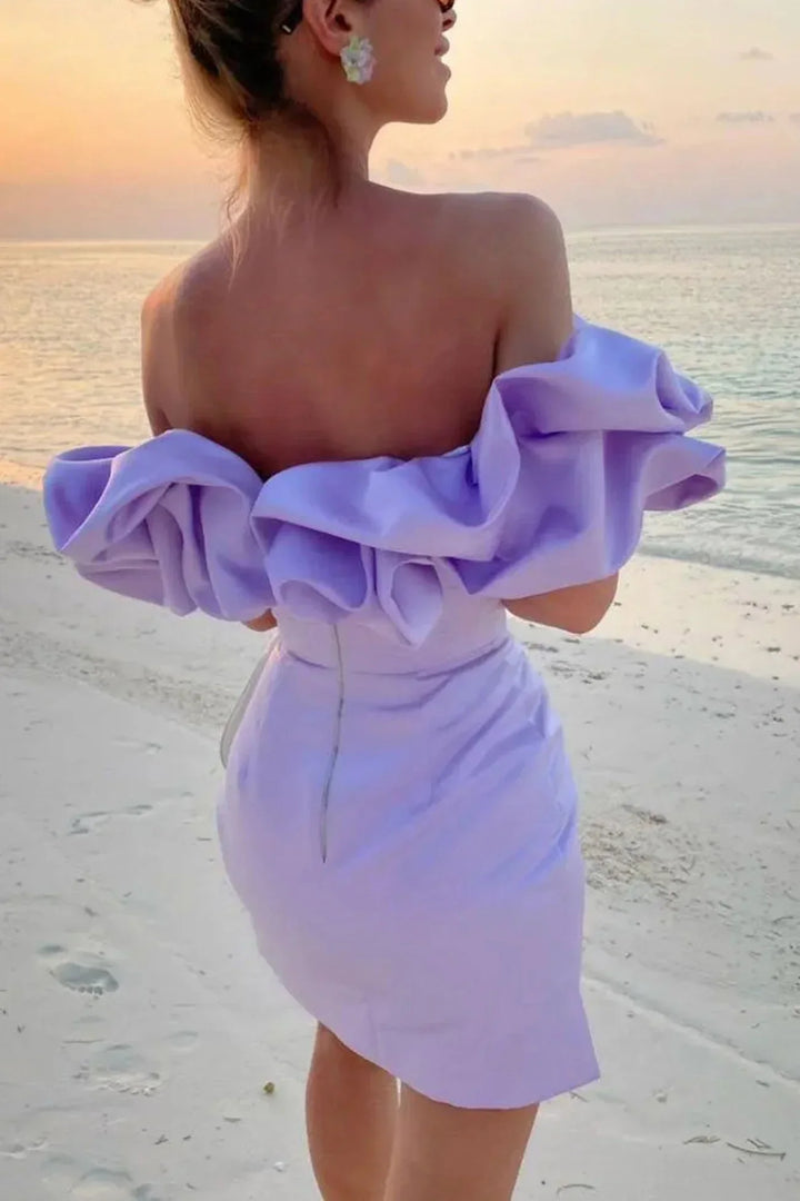 Damen Satin Mini-Kleid – Schulterfrei, Figurbetont & Glamourös