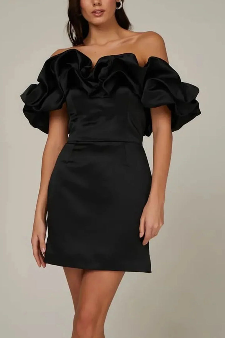 Damen Satin Mini-Kleid – Schulterfrei, Figurbetont & Glamourös