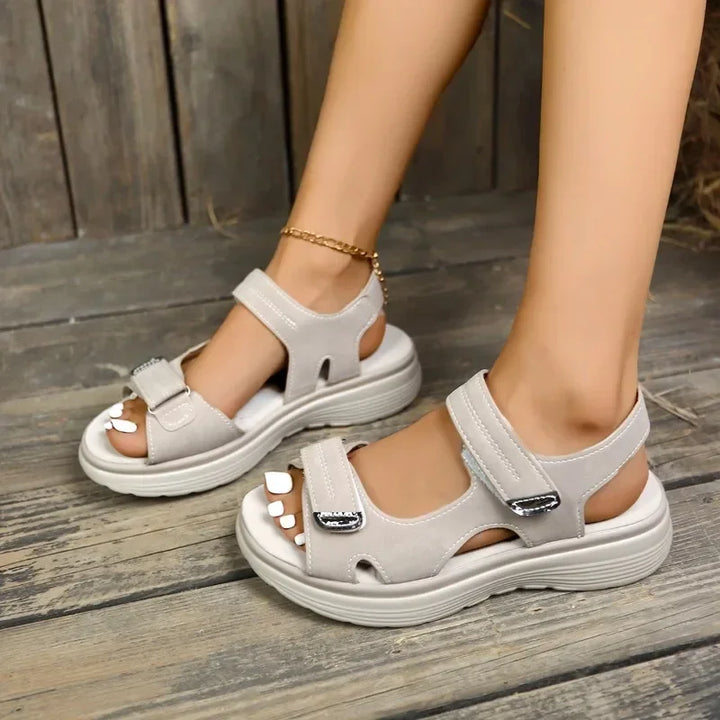 Corine | Damen Peeptoe Sandalen – Koreanischer Minimalismus, Flacher Absatz & Stilvoll