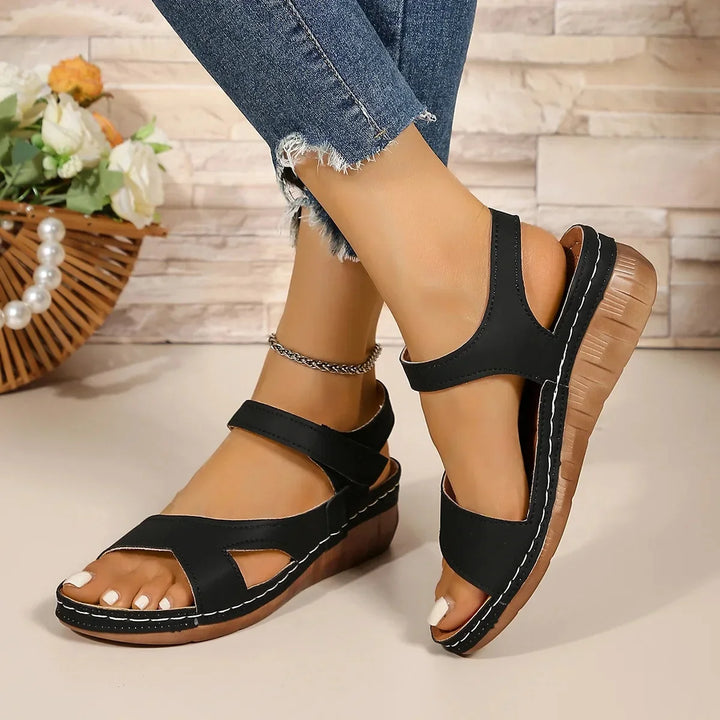 Pia | Damen Blumen-Keilsandalen – Dicke Sohle, Boho-Stil & Grosse Grössen