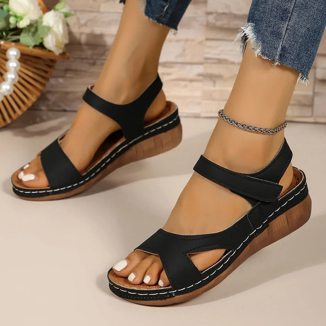 Pia | Damen Blumen-Keilsandalen – Dicke Sohle, Boho-Stil & Grosse Grössen