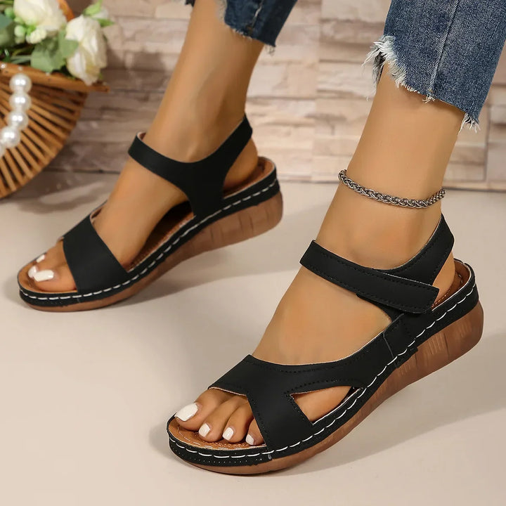 Pia | Damen Blumen-Keilsandalen – Dicke Sohle, Boho-Stil & Grosse Grössen