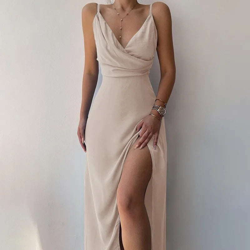 Damen Wickel-Maxikleid | V-Ausschnitt, High-Slit Design, Elegante Silhouette & Zeitloser Abendlook