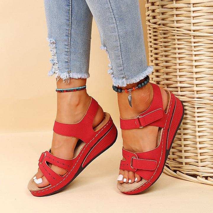 Damen Sandalen – Klettverschluss, Hohe Sohle & Ganztägig Bequem